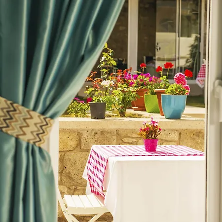 Selin Oda ve Kahvaltı Alaçatı